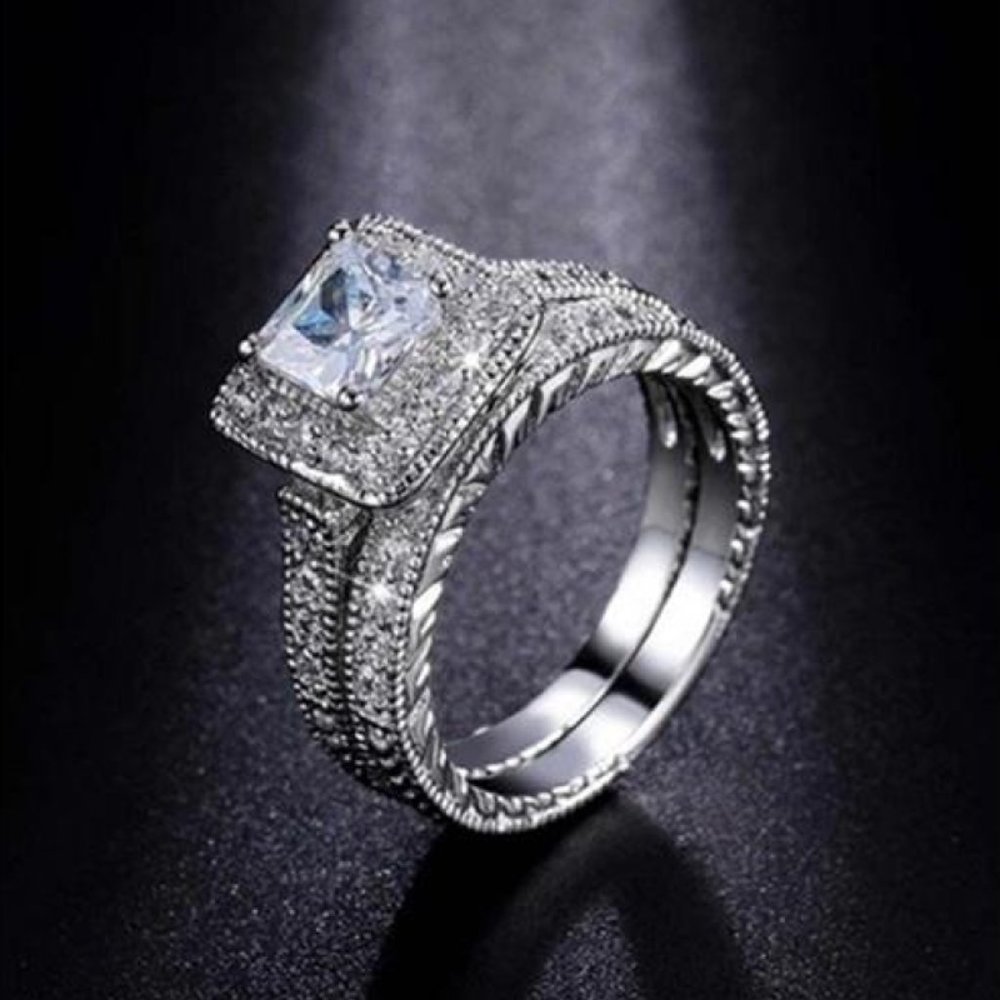Elegant Silver Wedding Band Set Size 7
